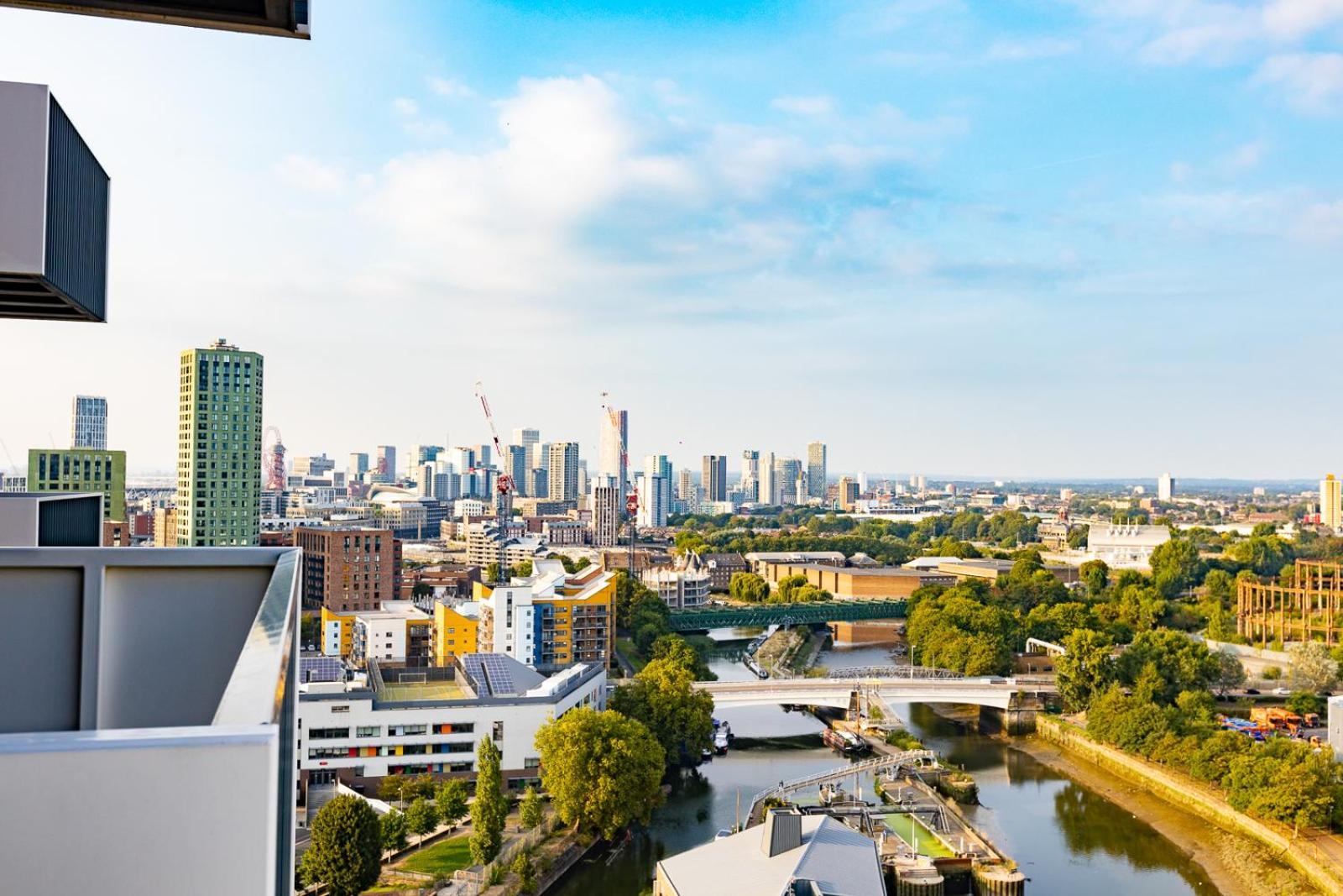 Luxury Apt Near Canary Wharf With Stunning Views لندن المظهر الخارجي الصورة